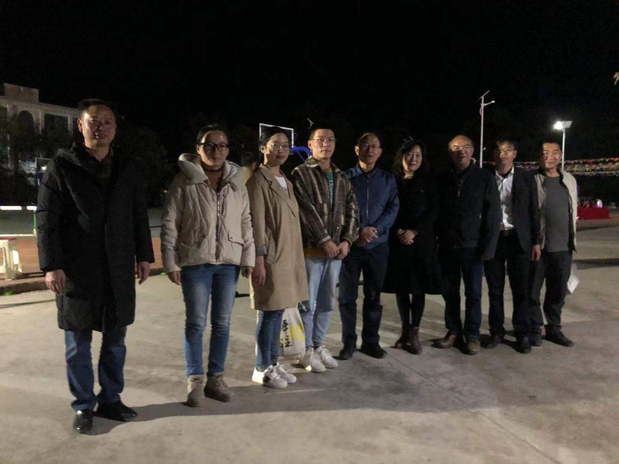 首页 云大行动晚上,调研组看望了学校派到鲁史中学支教的研究生支教团